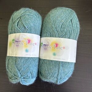 Classic Lite 100% alpaca yarn—2 skeins (364 yards total)